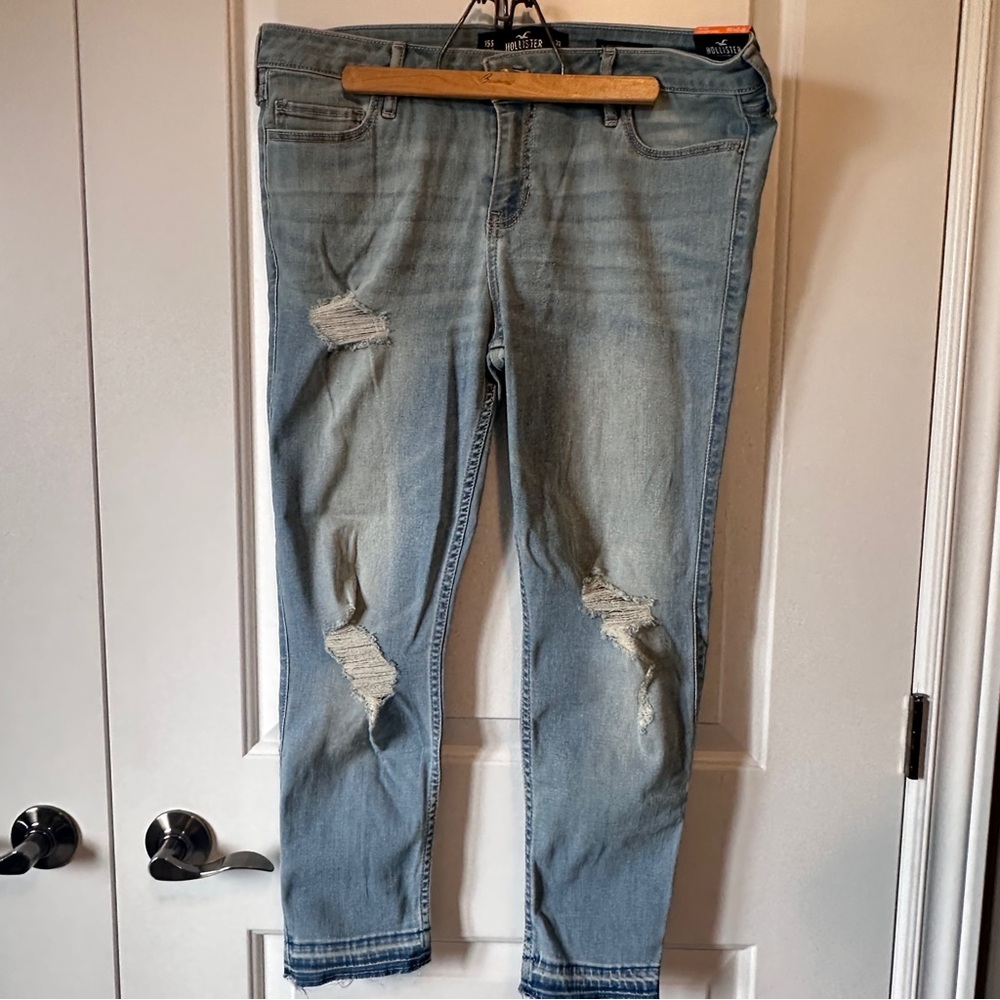 🆕 sz 15 Hollister mid-rise Cropped Super Skinny light distressed - W32”x24